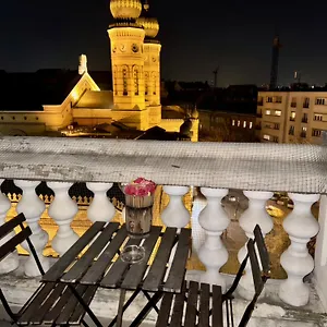  Apartment Synagogue View